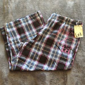 LEI Plaid Pajama Capri Pants - Large